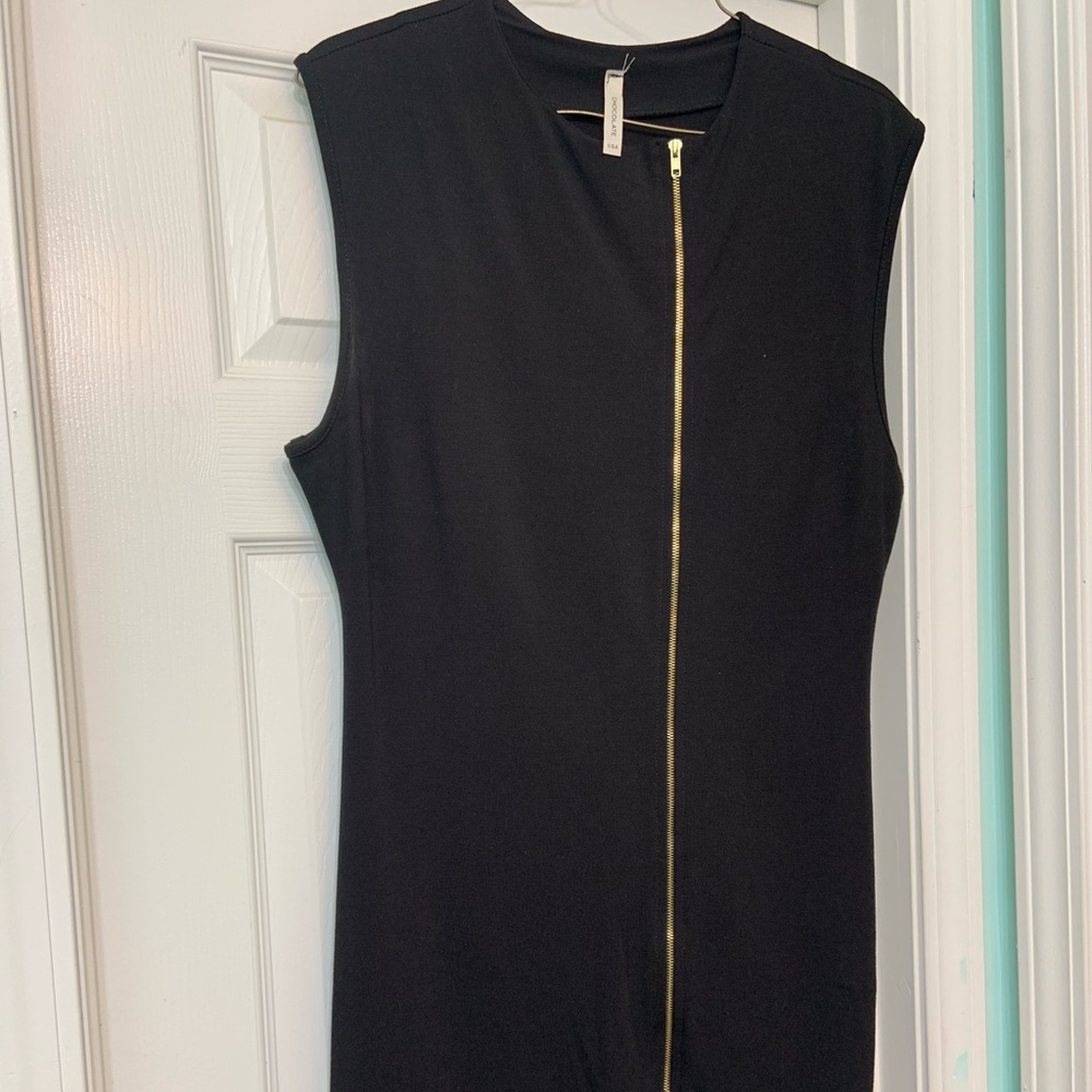 Black bodycon fitted dress with gold zipper